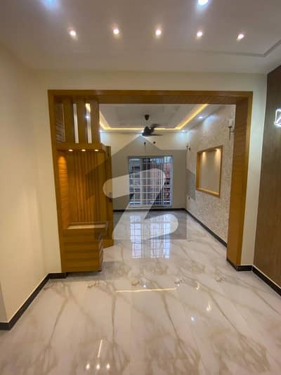 LDA Avenue 10 Marla House Prime Location For Sale
