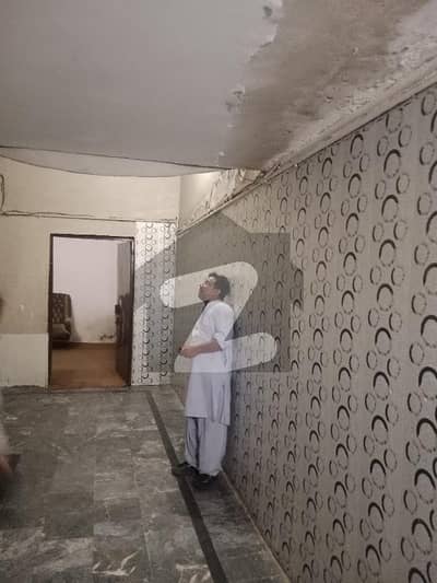 جڑانوالہ روڈ فیصل آباد میں 6 کمروں کا 2 مرلہ مکان 65.0 لاکھ میں برائے فروخت۔