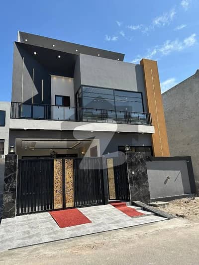 بخ ولاز فیز 2 - مانک بلاک بوچ ایگزیکٹو ولاز - فیز 2,بش ایگزیکٹو ولاز,ملتان میں 4 کمروں کا 5 مرلہ مکان 2.1 کروڑ میں برائے فروخت۔