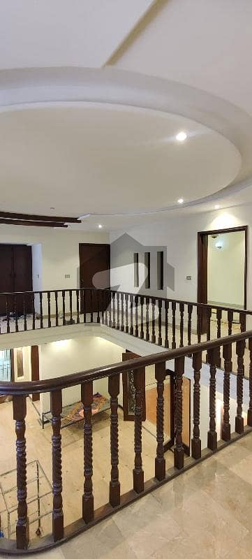 ڈی ایچ اے فیز 3 - بلاک زیڈ فیز 3,ڈیفنس (ڈی ایچ اے),لاہور میں 4 کمروں کا 1 کنال مکان 2.4 لاکھ میں کرایہ پر دستیاب ہے۔