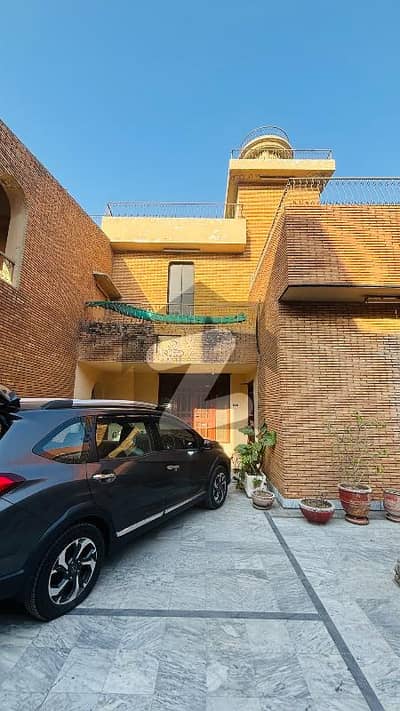 1 Kanal Corner House for Sale Direct Access to Canal Road Harbanspura