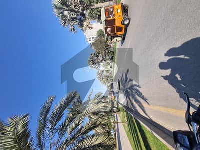 بحریہ ٹاؤن - توحید بلاک بحریہ ٹاؤن ۔ سیکٹر ایف,بحریہ ٹاؤن,لاہور میں 1 کنال رہائشی پلاٹ 2.15 کروڑ میں برائے فروخت۔