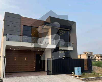 Luxurious 5 Bedroom New Built House For Sale