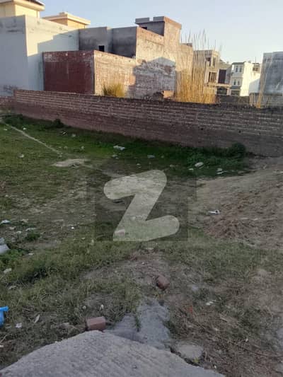 Beautiful 22 Marla Plot 2 Streets