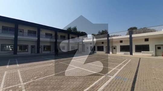 آفیسرز کالونی ملتان میں 5 کنال عمارت 15.0 لاکھ میں کرایہ پر دستیاب ہے۔