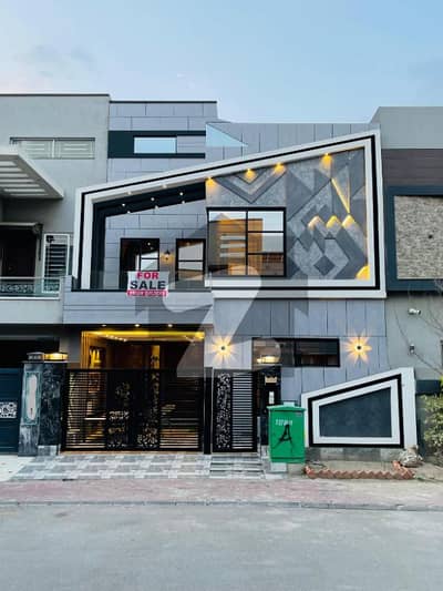 بحریہ ٹاؤن جناح بلاک بحریہ ٹاؤن سیکٹر ای,بحریہ ٹاؤن,لاہور میں 3 کمروں کا 5 مرلہ مکان 1.9 کروڑ میں برائے فروخت۔ بحریہ ٹاؤن جناح بلاک بحریہ ٹاؤن سیکٹر ای,بحریہ ٹاؤن,لاہور میں 3 کمروں کا 5 مرلہ مکان 1.9 کروڑ میں برائے فروخت۔