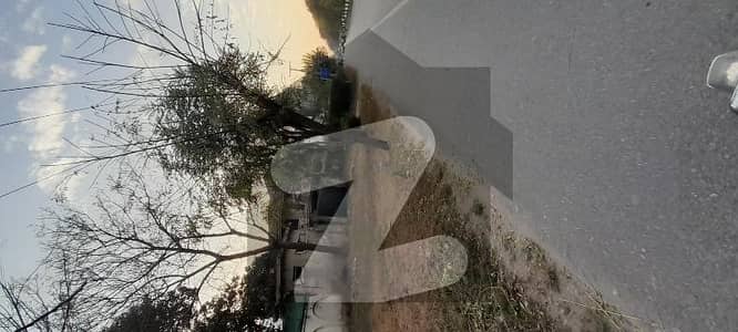 آئی ۔ 8/2 آئی ۔ 8,اسلام آباد میں 3 کمروں کا 1 کنال مکان 16.0 کروڑ میں برائے فروخت۔