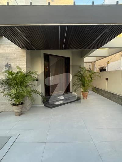 500 bungalow for sale 2 plus 4 with basement fully renovated just like new