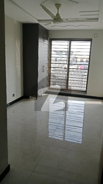 سوان گارڈن ۔ بلاک ایچ سوان گارڈن,اسلام آباد میں 2 کمروں کا 3 مرلہ فلیٹ 32.0 ہزار میں کرایہ پر دستیاب ہے۔