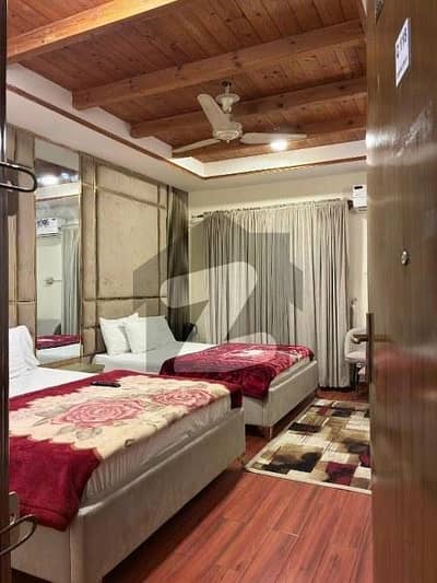 ایف ۔ 8 اسلام آباد میں 5 کمروں کا 2 کنال مکان 32.5 کروڑ میں برائے فروخت۔