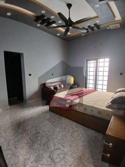 ایڈن بولیوارڈ ہاؤسنگ سکیم کالج روڈ,لاہور میں 1 کمرے کا 5 مرلہ بالائی پورشن 42.0 ہزار میں کرایہ پر دستیاب ہے۔