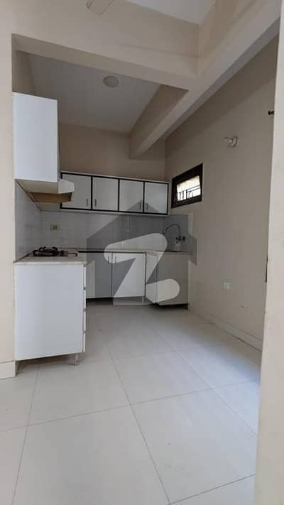 بہادر آباد گلشنِ اقبال ٹاؤن,کراچی میں 3 کمروں کا 8 مرلہ فلیٹ 4.75 کروڑ میں برائے فروخت۔