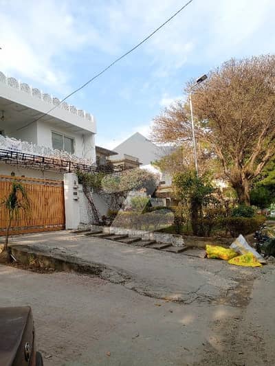 جی ۔ 9/1 جی ۔ 9,اسلام آباد میں 3 کمروں کا 14 مرلہ بالائی پورشن 1.5 لاکھ میں کرایہ پر دستیاب ہے۔