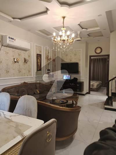 ڈی ایچ اے 9 ٹاؤن ۔ بلاک بی ڈی ایچ اے 9 ٹاؤن,ڈیفنس (ڈی ایچ اے),لاہور میں 3 کمروں کا 5 مرلہ مکان 2.0 لاکھ میں کرایہ پر دستیاب ہے۔