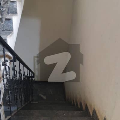 جی سی پی ہاؤسنگ اسکیم لاہور میں 16 مرلہ دفتر 3.5 لاکھ میں کرایہ پر دستیاب ہے۔