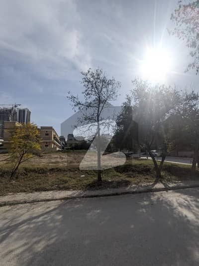 DHA PHASE 2, SECTOR C , STREET 7, CORNER