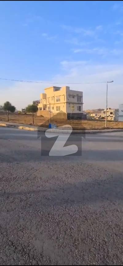 بحریہ ٹاؤن فیز 8 ۔ بلاک جی بحریہ ٹاؤن فیز 8,بحریہ ٹاؤن راولپنڈی,راولپنڈی میں 10 مرلہ رہائشی پلاٹ 90.0 لاکھ میں برائے فروخت۔