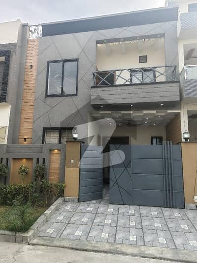 ڈی سی کالونی - ساون بلاک ڈی سی کالونی,گوجرانوالہ میں 4 کمروں کا 5 مرلہ مکان 2.1 کروڑ میں برائے فروخت۔ ڈی سی کالونی - ساون بلاک ڈی سی کالونی,گوجرانوالہ میں 4 کمروں کا 5 مرلہ مکان 2.1 کروڑ میں برائے فروخت۔