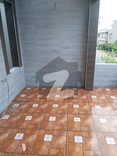 10 MARLA PORTION FOR RENT IN PARAGON CITY