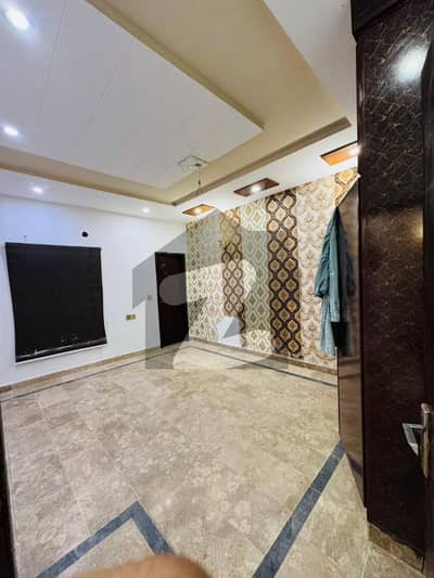 لیک سٹی ۔ سیکٹرایم ۔ 7 لیک سٹی,رائیونڈ روڈ,لاہور میں 4 کمروں کا 5 مرلہ مکان 1.0 لاکھ میں کرایہ پر دستیاب ہے۔