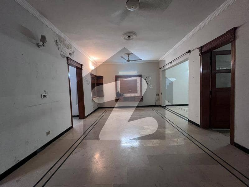 10 Marla Ground Portion On Rent In G13/4 10 Marla Ground Portion On Rent In G13/4