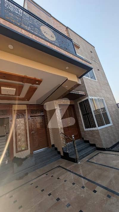 10 Marla Luxury House Available for sale