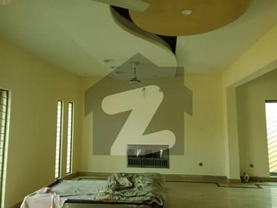 BEAUTIFULL ONE KANAL UPPER PORTION AVAILABLE FOR RENT IN DHA PHASE 1 ,