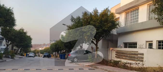 2 MARLA EXTRA LAND WITH BACK OPEN NEAR TO MAIN ROAD SOLID LAND CHARGES PAID