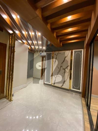 ایف ۔ 10 اسلام آباد میں 1 کمرے کا 4 مرلہ دفتر 1.4 لاکھ میں کرایہ پر دستیاب ہے۔