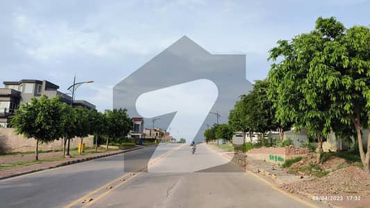 FULL HEIGHT LOCATION WITH 3 MARLA EXTRA LAND IDEAL FOR UNIQUE HOME