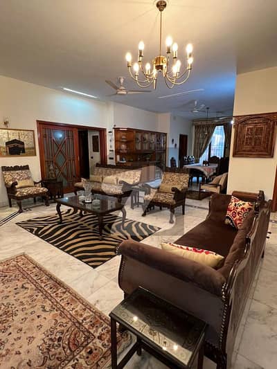 ڈی ایچ اے فیز 4 ڈیفنس (ڈی ایچ اے),لاہور میں 5 کمروں کا 1 کنال مکان 6.75 کروڑ میں برائے فروخت۔