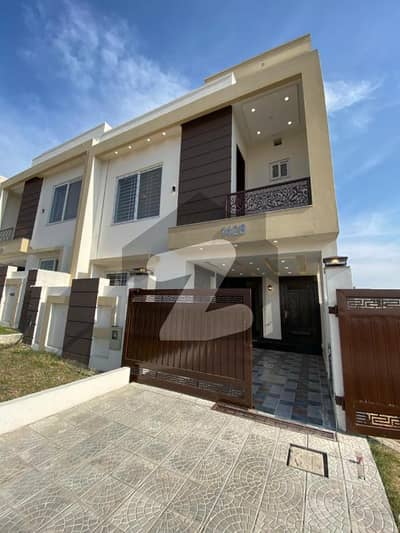 Modern Living: Brand New 5 Marla Designer House For Rent