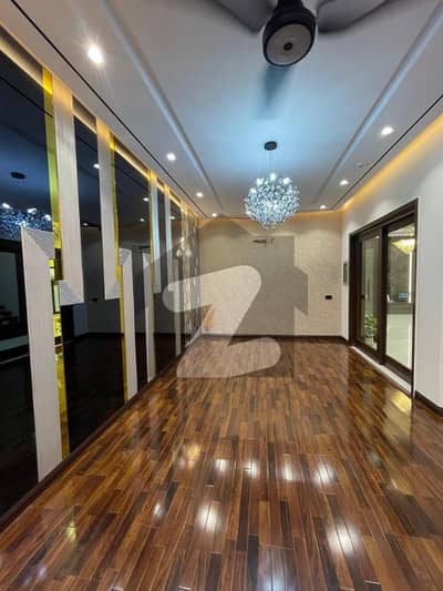 Ultra Modern 10 Marla Designer House for Sale in Defence Housing Authority Lahore Phase 5 Luxury Living Ultra Modern 10 Marla Designer House for Sale in Defence Housing Authority Lahore Phase 5 Luxury Living