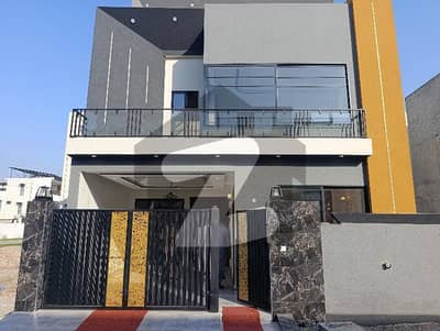 بخ ولاز فیز 2 - مانک بلاک بوچ ایگزیکٹو ولاز - فیز 2,بش ایگزیکٹو ولاز,ملتان میں 5 کمروں کا 5 مرلہ مکان 2.1 کروڑ میں برائے فروخت۔