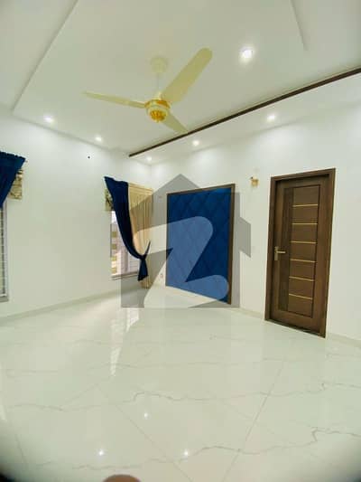 Central Park Upper Portion For Rent