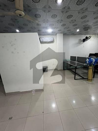 سوساں روڈ فیصل آباد میں 5 مرلہ دفتر 65.0 ہزار میں کرایہ پر دستیاب ہے۔