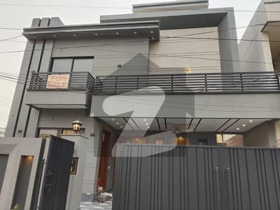 10 Marla Brand New Luxury Modern Style House All Original Picture Attached With Direct Meeting Available For Sale In Wapda Town Lahore