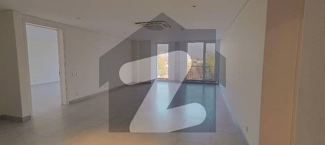 studio Apartment luxury bed company fitted bath ideal location MMAlim Road