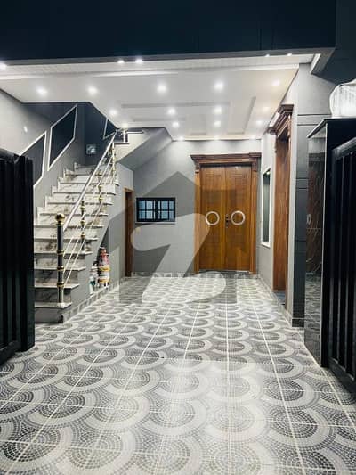 5 Marla Brand New Luxury Modern House With Direct Meeting Available For Sale Johar Town phase 2