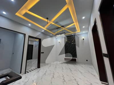 5 Marla Brand New Luxury Modern Style With Direct Meeting Available For Sale Johar Town phase 2