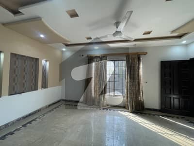 12 Marla House For Rent In Bahria Town Lahore