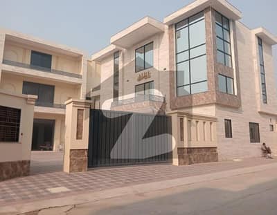 فیروزپور روڈ لاہور میں 8 کمروں کا 8 کنال فیکٹری 30.0 کروڑ میں برائے فروخت۔