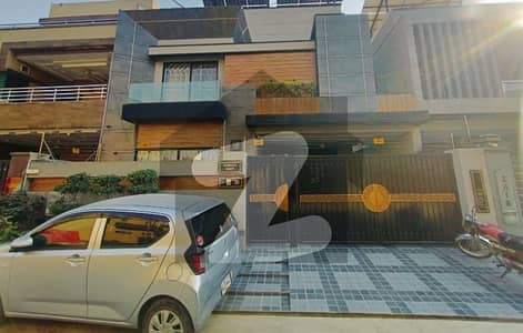 10 MARLA BRAND NEW MODERN HOUSE AVAILABLE FOR SALE NEAR TO PCSIR SOCIETY