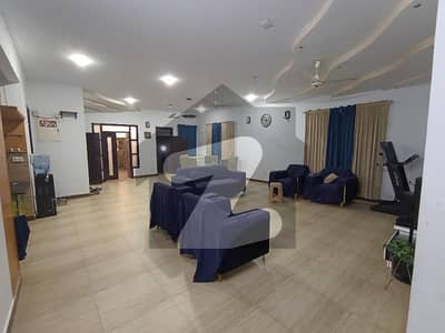 نارتھ ناظم آباد کراچی میں 3 کمروں کا 18 مرلہ بالائی پورشن 1.6 لاکھ میں کرایہ پر دستیاب ہے۔