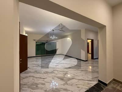 Prominently-Located 240 Square Yards House Available In Gulistan-e-Jauhar - Block 12