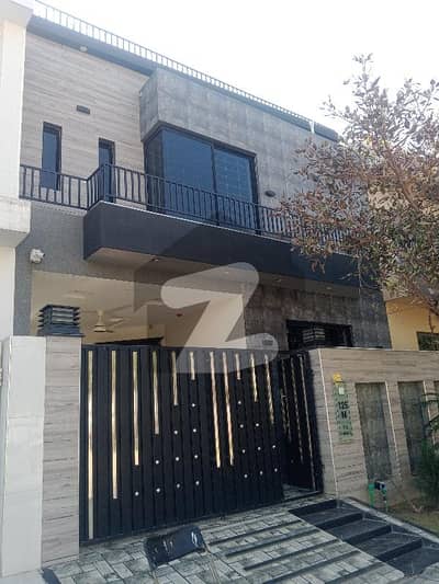 ویلینشیاء ہاؤسنگ سوسائٹی لاہور میں 4 کمروں کا 5 مرلہ مکان 2.6 کروڑ میں برائے فروخت۔