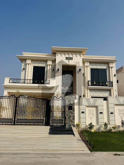 ڈی ایچ اے فیز 1 ۔ سیکٹر ایچ ڈی ایچ اے فیز 1,ڈی ایچ اے ڈیفینس,ملتان میں 5 کمروں کا 1 کنال مکان 5.25 کروڑ میں برائے فروخت۔