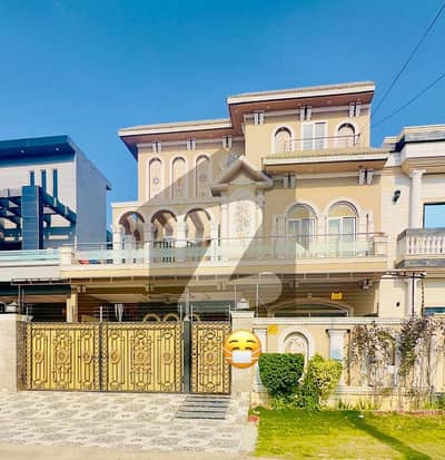 سینٹرل پارک ۔ بلاک جی سینٹرل پارک ہاؤسنگ سکیم,لاہور میں 5 کمروں کا 10 مرلہ مکان 3.05 کروڑ میں برائے فروخت۔