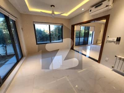 ایف ۔ 8 اسلام آباد میں 4 کمروں کا 1 کنال مکان 10.0 لاکھ میں کرایہ پر دستیاب ہے۔