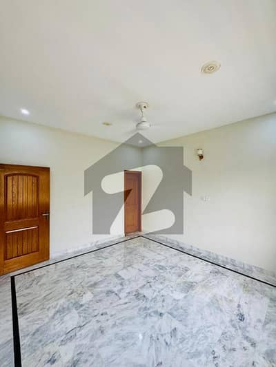 4 Marla Upper Portion | 2 Beds Attached Baths | Rooftop | Separate Meters | Prime Location 4 Marla Upper Portion | 2 Beds Attached Baths | Rooftop | Separate Meters | Prime Location